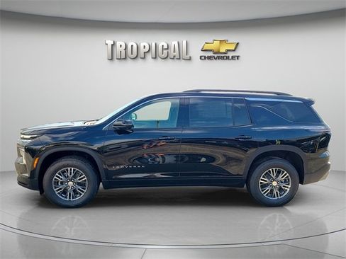 New 2026 Chevrolet Traverse LT w/ Driver Confidence Package image 2