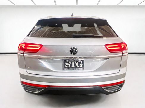 Used 2021 Volkswagen Atlas Cross Sport SE FWD image 5