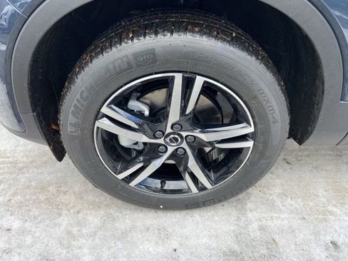 New 2026 Volvo XC40 B5 Core w/ Climate Package AWD/4WD image 9