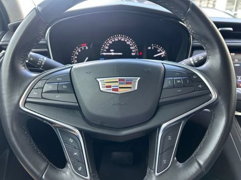 Used 2018 Cadillac XT5 Luxury w/ Driver Awareness Package FWD image 15