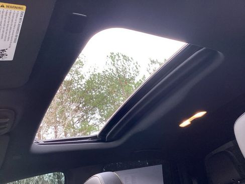 Used 2024 Chevrolet Colorado ZR2 w/ ZR2 Convenience Package III image 66