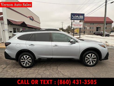 Used 2020 Subaru Outback Premium image 4