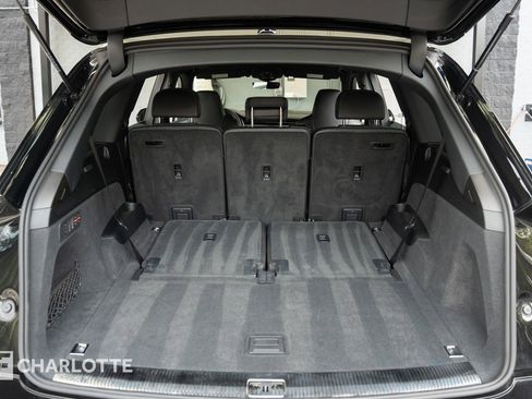 Used 2023 Audi SQ7 Premium Plus w/ Towing Package image 38