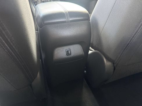 Used 2025 Nissan Sentra SV FWD image 18