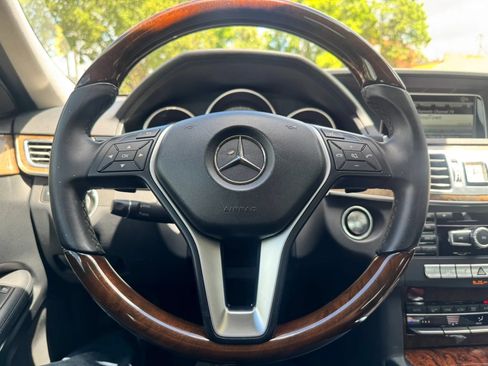 Used 2014 Mercedes-Benz E 350 Sedan image 27