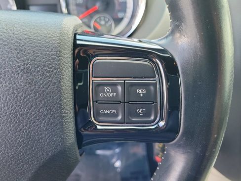 Used 2019 Dodge Grand Caravan SXT FWD image 19