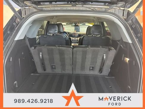 Used 2024 Ford Explorer XLT w/ Equipment Group 202A AWD/4WD image 35
