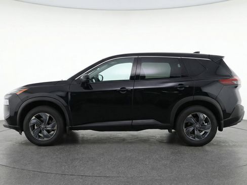 Used 2025 Nissan Rogue SV image 5
