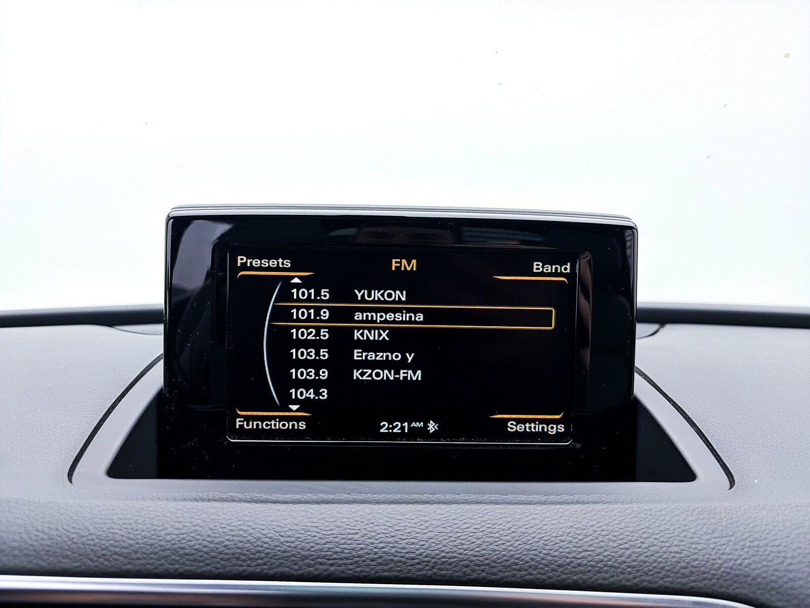 Used 2018 Audi Q3 2.0T Premium w/ Convenience Package FWD image 16