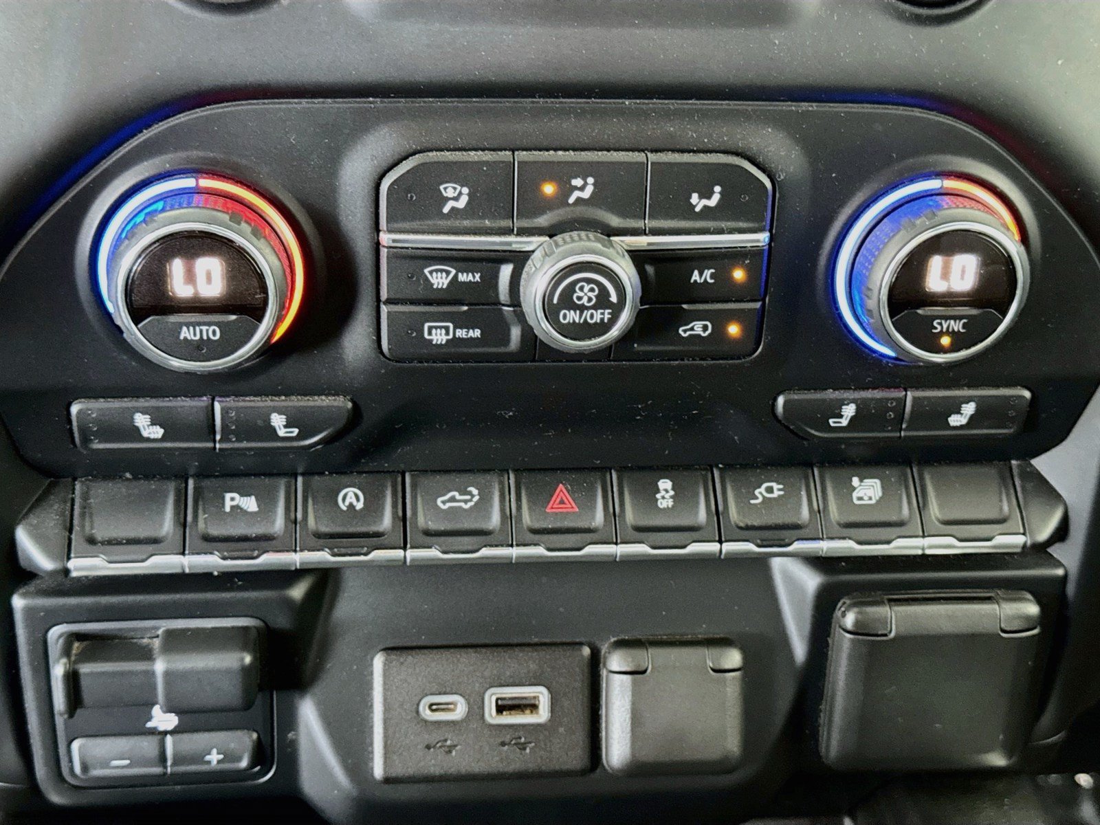 Used 2019 Chevrolet Silverado 1500 RST w/ All-Star Edition AWD/4WD image 11