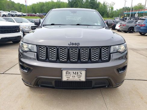 Used 2021 Jeep Grand Cherokee Laredo X AWD/4WD image 9
