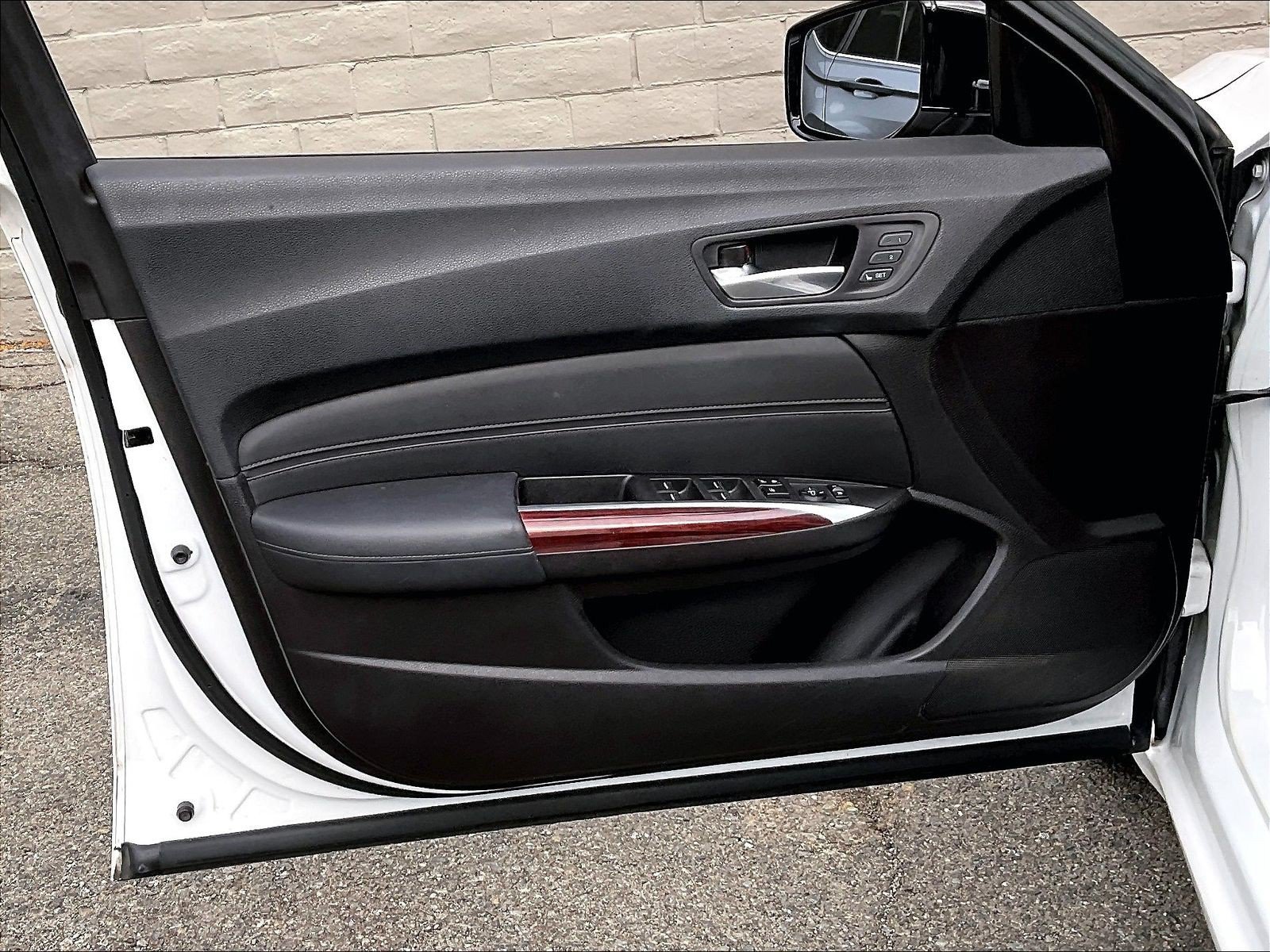 Used 2016 Acura TLX FWD image 22