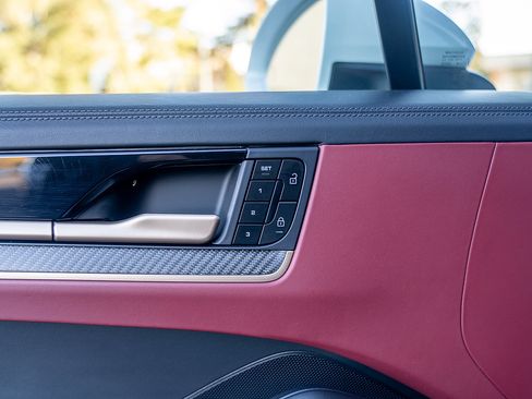Certified 2025 Porsche Cayenne GTS AWD/4WD image 18