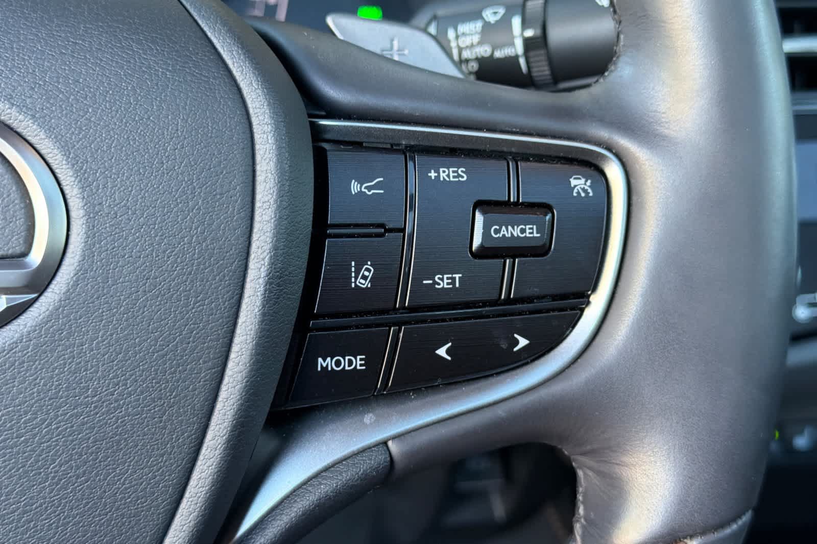 Used 2024 Lexus ES 350 w/ Accessory Package (Z2) FWD image 26