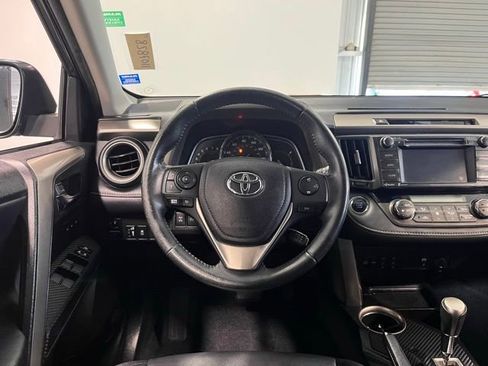 Used 2014 Toyota RAV4 Limited w/ Technology Package image 21