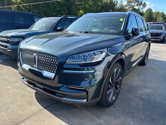 Used 2023 Lincoln Aviator Reserve w/ Equipment Group 201A RWD image 4