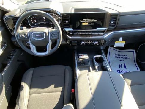 New 2025 GMC Sierra 1500 Elevation image 14
