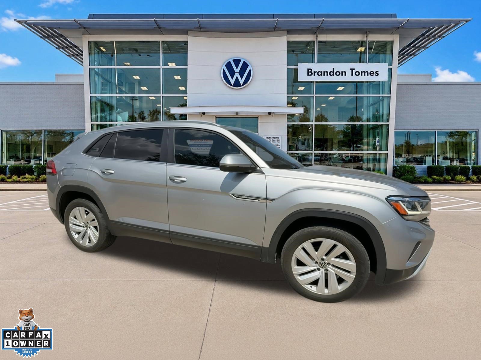 Used 2023 Volkswagen Atlas Cross Sport SE FWD image 11