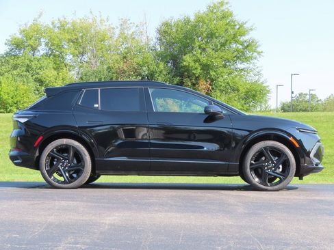 New 2025 Chevrolet Equinox EV RS image 2