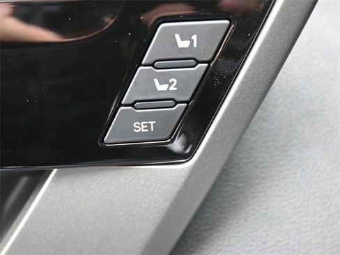 Used 2025 Toyota Tundra Limited image 21