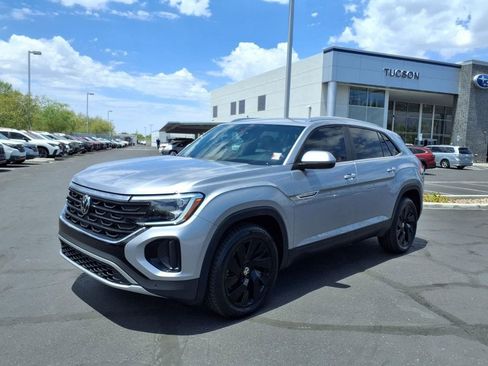Used 2024 Volkswagen Atlas Cross Sport SE AWD/4WD image 7