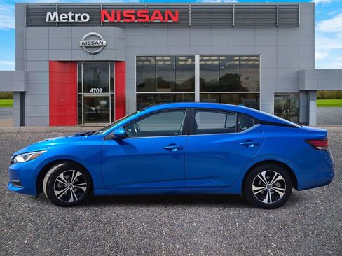 Used 2022 Nissan Sentra SV image 3