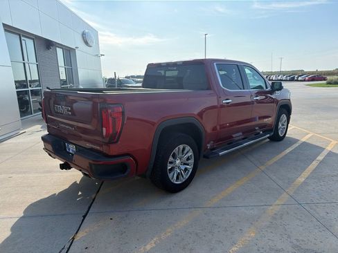 Used 2022 GMC Sierra 1500 Denali w/ Technology Package AWD/4WD image 9