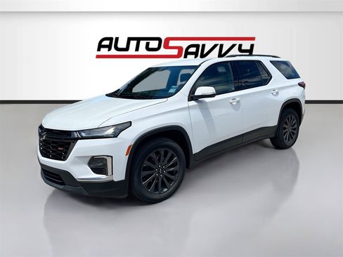 Used 2022 Chevrolet Traverse RS image 3
