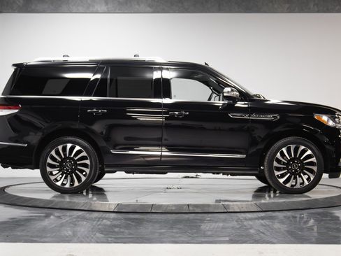Used 2022 Lincoln Navigator Black Label image 14