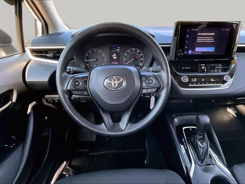 Certified 2025 Toyota Corolla LE FWD image 5
