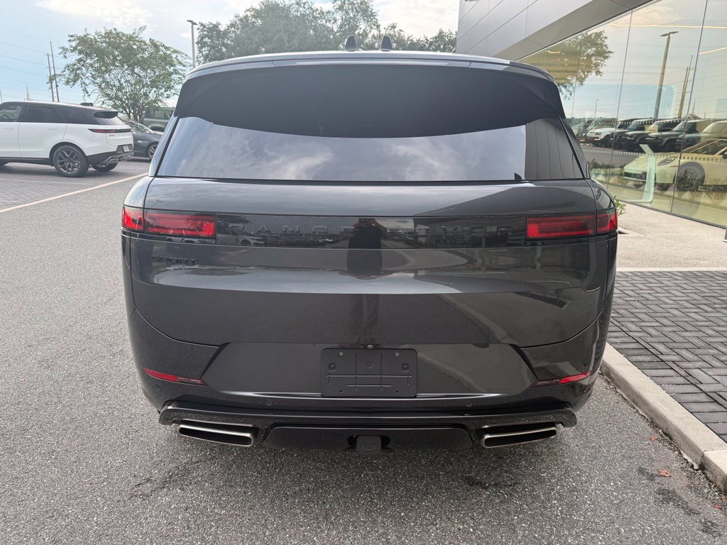 Used 2024 Land Rover Range Rover Sport Dynamic SE AWD/4WD image 4