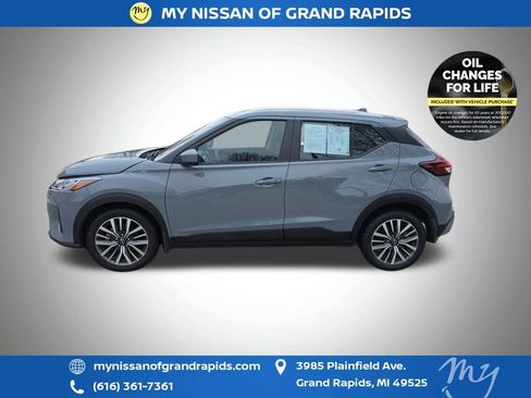 Used 2024 Nissan Kicks SV image 5