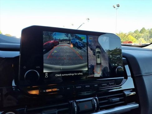 Used 2022 Nissan Pathfinder SL image 15