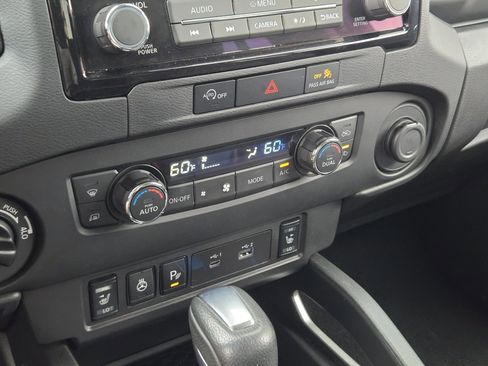 Used 2024 Nissan Frontier SV w/ SV Convenience Package image 19