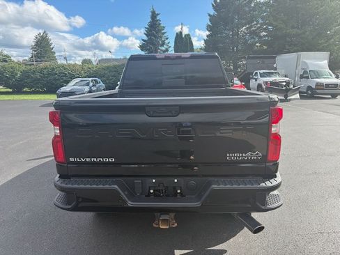 Used 2022 Chevrolet Silverado 2500 High Country w/ Z71 Off-Road Package AWD/4WD image 5