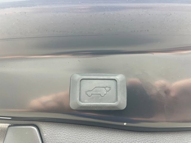 Used 2024 Toyota RAV4 XLE Premium FWD image 7