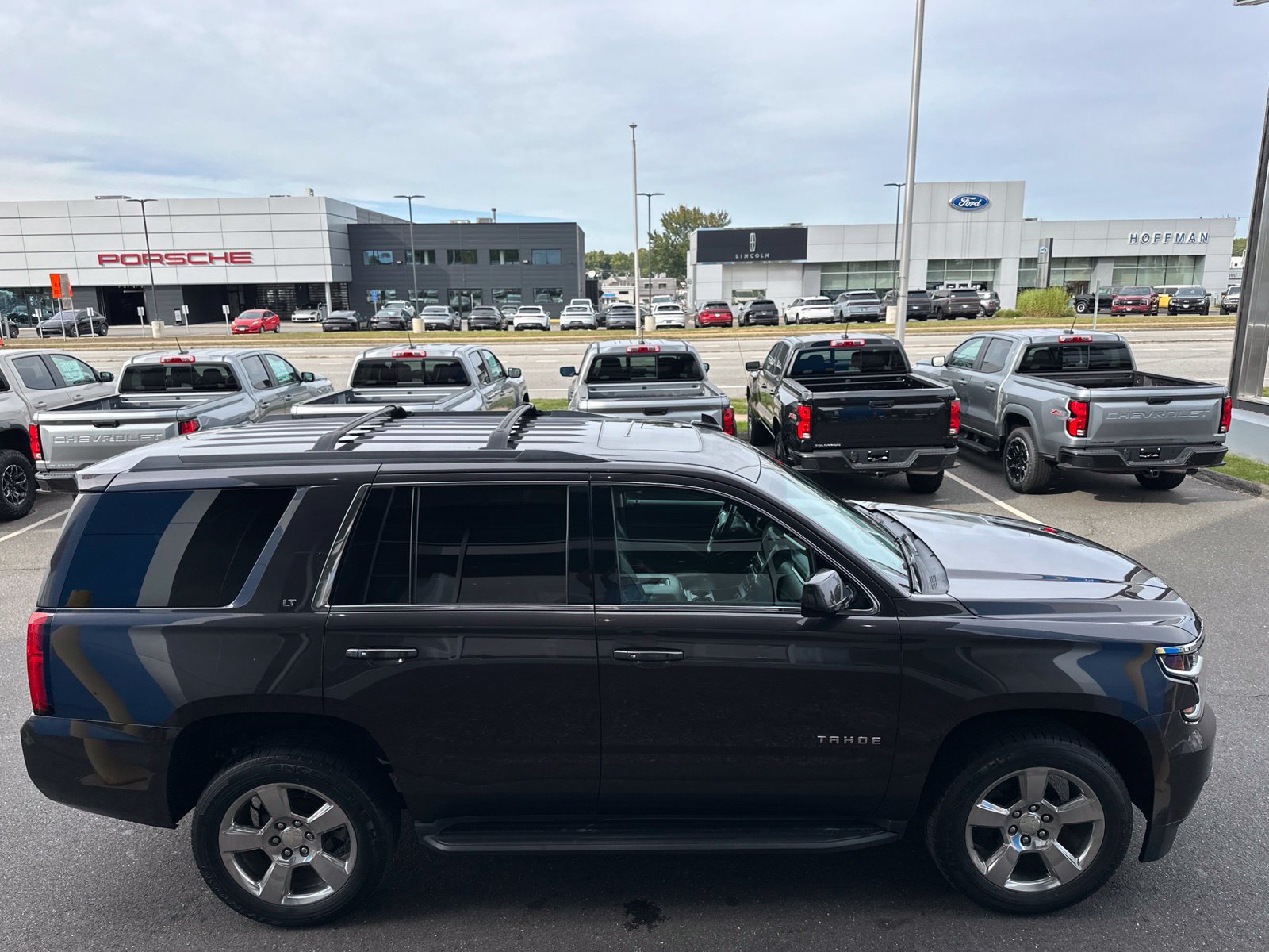 Used 2017 Chevrolet Tahoe LT AWD/4WD image 4