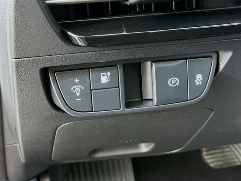 Used 2022 Kia EV6 Light image 17