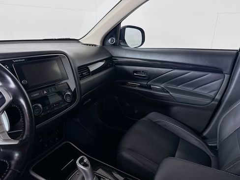 Used 2018 Mitsubishi Outlander GT image 10