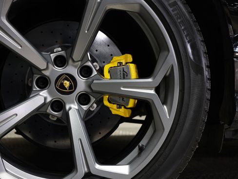 Used 2023 Lamborghini Urus S image 65