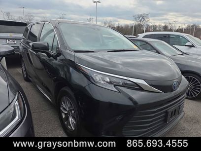 Used 2024 Toyota Sienna LE