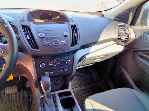 Used 2019 Ford Escape S image 17