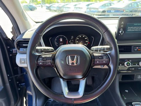 Used 2024 Honda Pilot Touring image 18