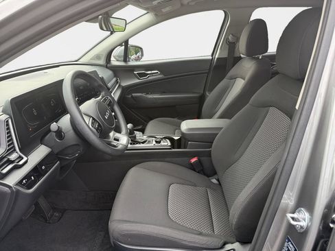 Used 2025 Kia Sportage LX FWD image 12
