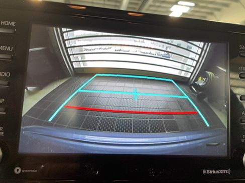 Used 2022 Toyota Corolla LE image 6