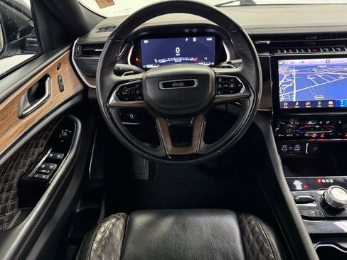 Used 2023 Jeep Grand Cherokee L Summit w/ Advanced Protech Group IV AWD/4WD image 18