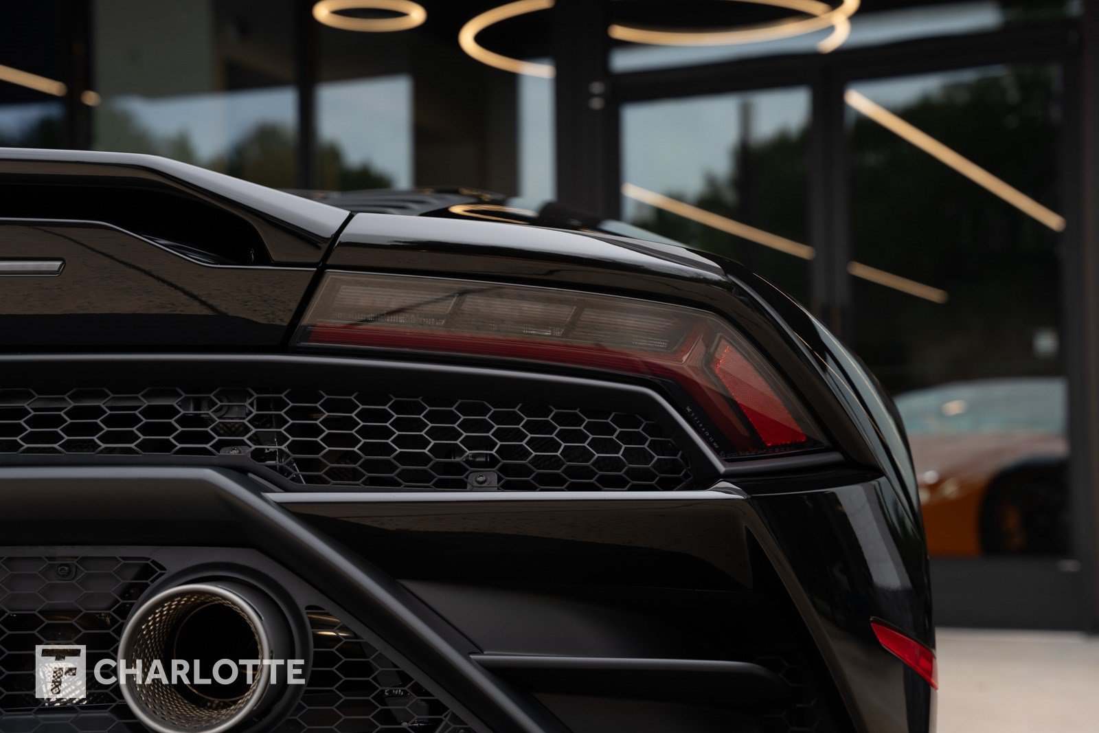 Used 2020 Lamborghini Huracan EVO RWD image 17