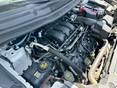 Used 2018 Ford Explorer Limited w/ Ford Safe & Smart Package FWD image 26