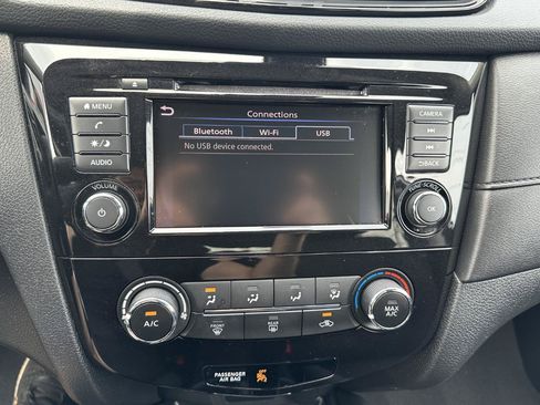 Used 2019 Nissan Rogue S w/ Special Edition Package AWD/4WD image 64