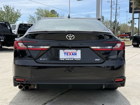 Used 2025 Toyota Camry SE image 6